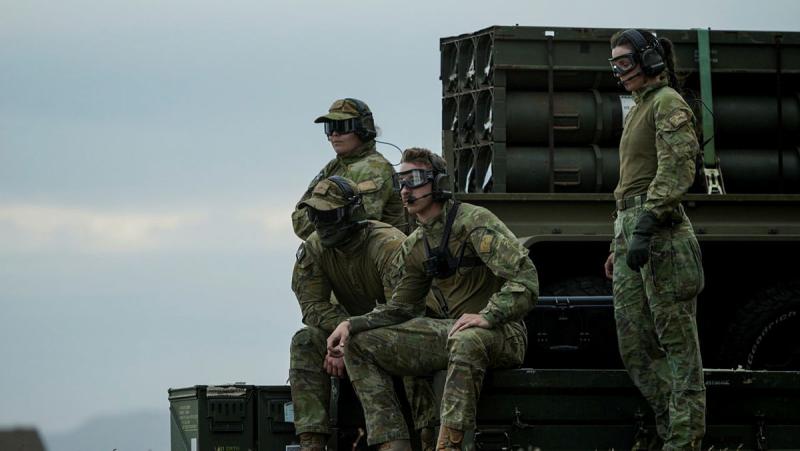 Army aviation ground crew during Exercise Possum Walk, RAAF Base Townsville. Photo: Cpl Kurt Lewis