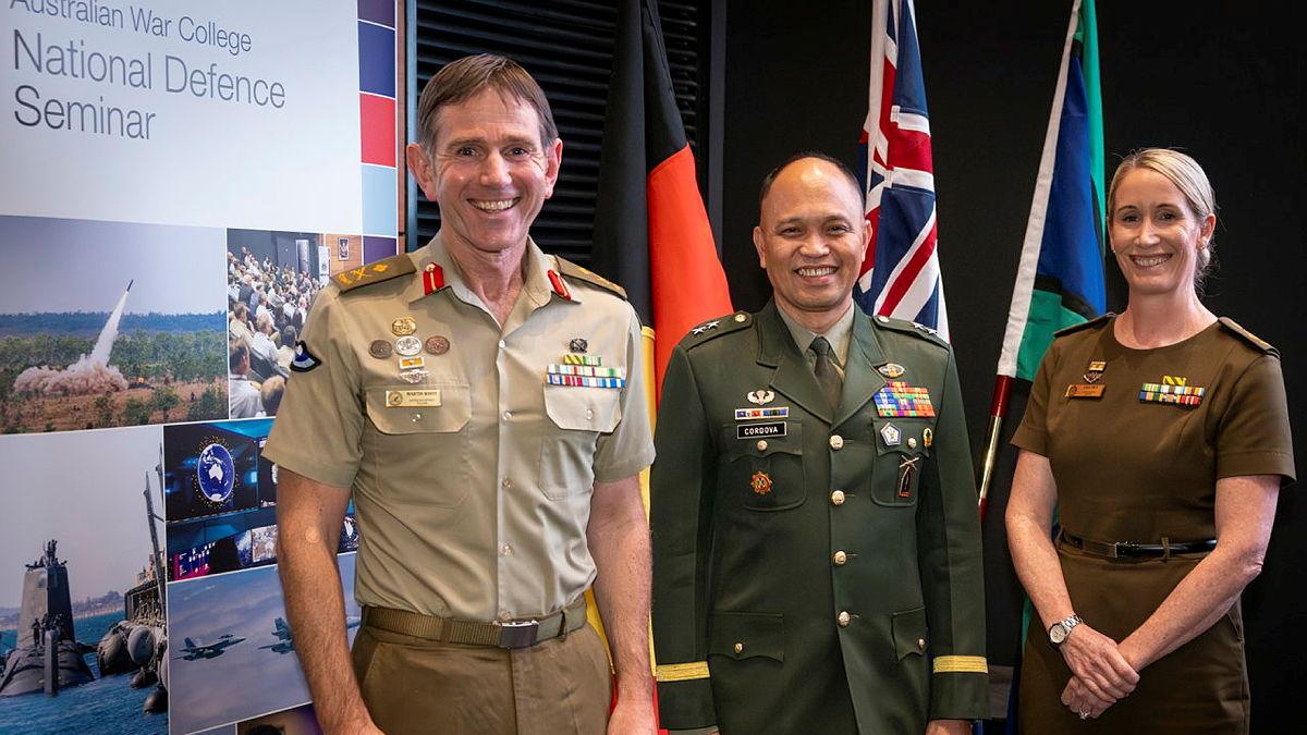 (l-r) Commander Australian Defence College, Major General Martin White, CSC Major General Rommel Cordova, Deputy Chief of Staff Plans, Philippines Armed Forces and Commandant Australian War College, Brigadier Lara Troy, CSC at the National Defence Seminar on May 21 at the Australian Defence College in Weston Creek, Canberra.