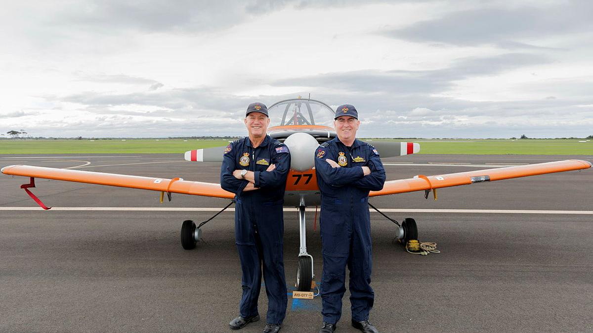 No. 100 Squadron Commanding Officer Richard Brougham (left) and Wing Commander David Chapplin farewell the CT-4A at RAAF Base Point Cook, Victoria.